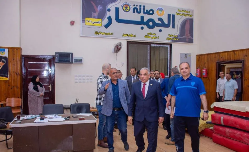 رئيس جامعة طنطا يراقب سير الامتحانات الشفوية والعملية في كلية علوم الرياضة رئيس جامعة طنطا يراقب سير الامتحانات الشفوية والعملية في كلية علوم الرياضة