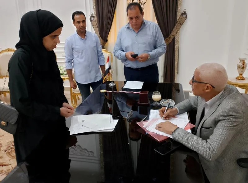 محافظ شمال سيناء يلتقي بالمواطنين للاستماع إلى احتياجاتهم ومعالجة قضاياهم محافظ شمال سيناء يلتقي بالمواطنين للاستماع إلى احتياجاتهم ومعالجة قضاياهم