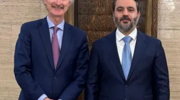 بيدرسون يتباحث مع وزير خارجية سوريا حول مراحل الانتقال السياسي والتشكيل المتوقع لمجلس الشعب.