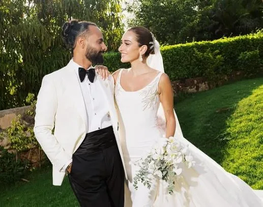 أمينة خليل تكرم زواجها من المصور أحمد زعتر