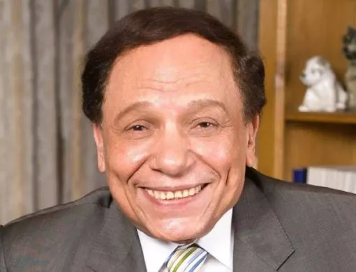 «الذي يثقله، ألعبه».. كيف فهم عادل إمام تفكير جمهوره وحافظ على مكانته كزعيم لمدة 65 عاماً؟ «الذي يثقله، ألعبه».. كيف فهم عادل إمام تفكير جمهوره وحافظ على مكانته كزعيم لمدة 65 عاماً؟