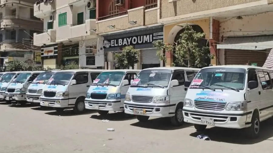 10 ميكروباصات جديدة لدعم منظومة النقل بقرى ملوي جنوب المنيا