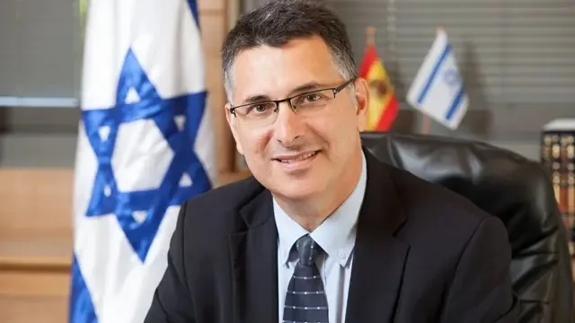 وزير الخارجية الإسرائيلي يعبّر عن ترحيبه بقرار المجر بالخروج من المحكمة الجنائية الدولية. وزير الخارجية الإسرائيلي يعبّر عن ترحيبه بقرار المجر بالخروج من المحكمة الجنائية الدولية.