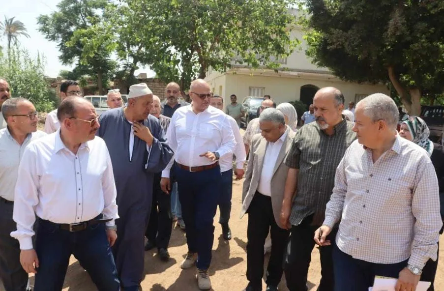 محافظ القليوبية يزور مزرعة لتربية الحيوانات في قرية العمار بطوخ