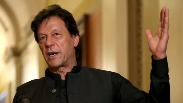 عمران خان يوافق على اقتراح رئيس الوزراء شريف بشأن إجراء مناقشات. عمران خان يوافق على اقتراح رئيس الوزراء شريف بشأن إجراء مناقشات.