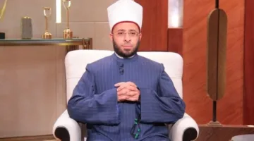 وزير الأوقاف يقدم تعازيه للمستشار عدلي منصور في وفاة أخيه
