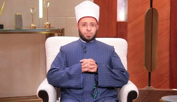 وزير الأوقاف يقدم تعازيه للمستشار عدلي منصور في وفاة أخيه وزير الأوقاف يقدم تعازيه للمستشار عدلي منصور في وفاة أخيه