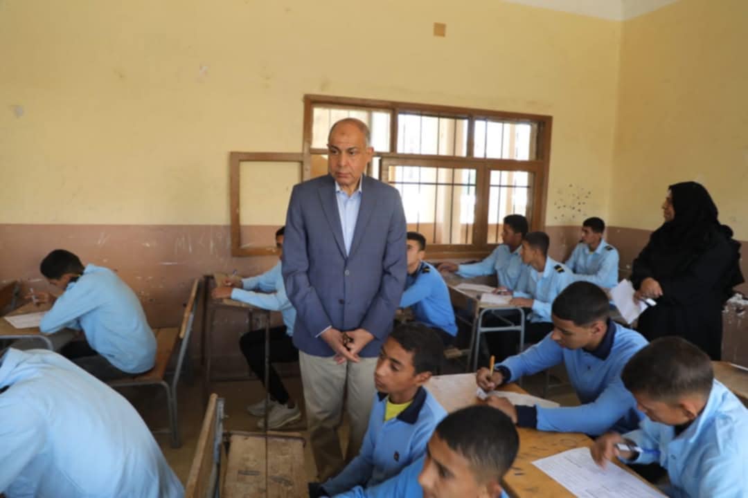 محافظ المنيا يوجه بتطوير مدرسة أبو قرقاص الثانوية العسكرية الصناعية