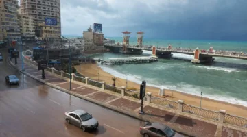 فرص هطول الأمطار.. رياح قوية تثير الرمال والغبار في الإسكندرية