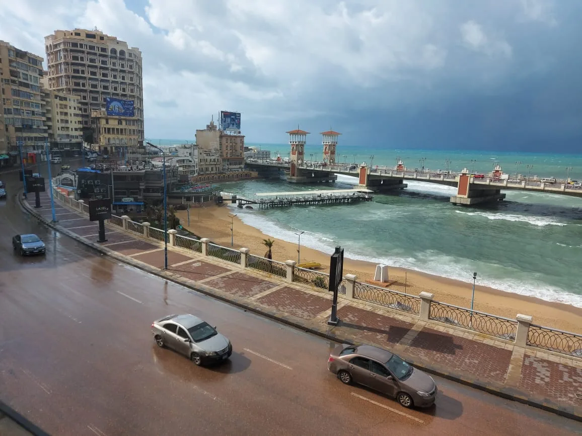 فرص هطول الأمطار.. رياح قوية تثير الرمال والغبار في الإسكندرية فرص هطول الأمطار.. رياح قوية تثير الرمال والغبار في الإسكندرية