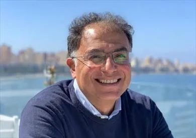 الكاتب أشرف العشماوي عن أزمة صنع الله أبراهيم: حتى اليوم صوتًا يصعب ترويضه