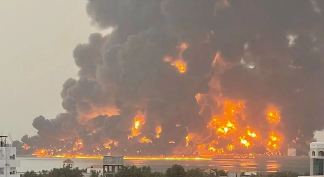 الحوثيون: وفاة فرد وإصابة 9 آخرين نتيجة قصف إسرائيلي في الحديدة الحوثيون: وفاة فرد وإصابة 9 آخرين نتيجة قصف إسرائيلي في الحديدة