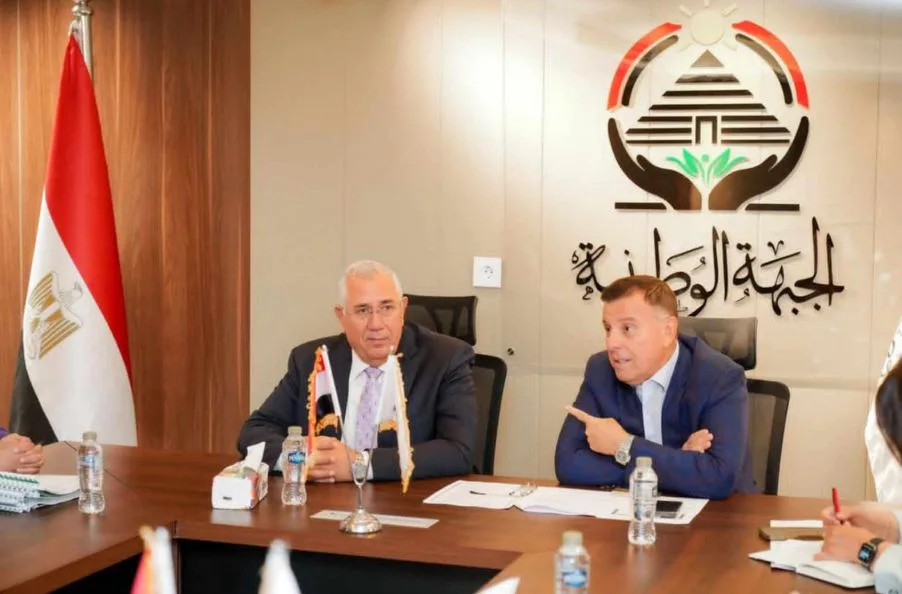 أمانة الصحة في الجبهة الوطنية تنظم اجتماعها الأول بحضور الأمين العام للحزب أمانة الصحة في الجبهة الوطنية تنظم اجتماعها الأول بحضور الأمين العام للحزب