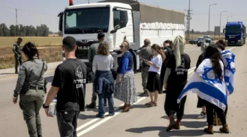 مستوطنون يعرقلون مرور شاحنات الإغاثة إلى غزة
