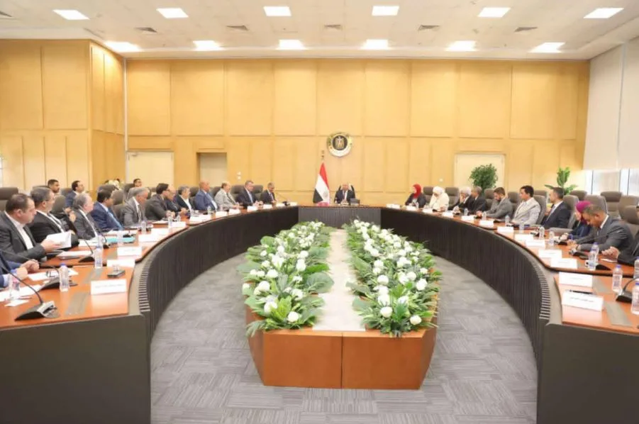 وزير الصناعة والنقل: نخطط لإصدار عدة تراخيص لإنتاج خام البليت وزير الصناعة والنقل: نخطط لإصدار عدة تراخيص لإنتاج خام البليت