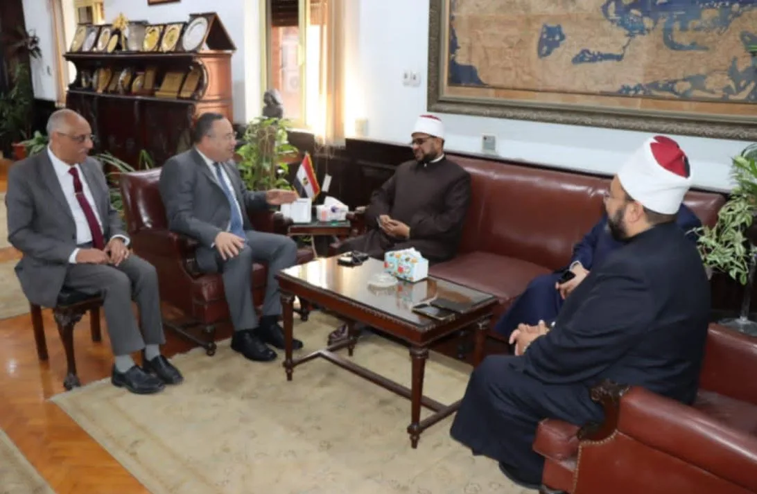 رئيس جامعة الإسكندرية يستقبل الأمين العام لمجمع البحوث الإسلامية لبحث سبل التعاون