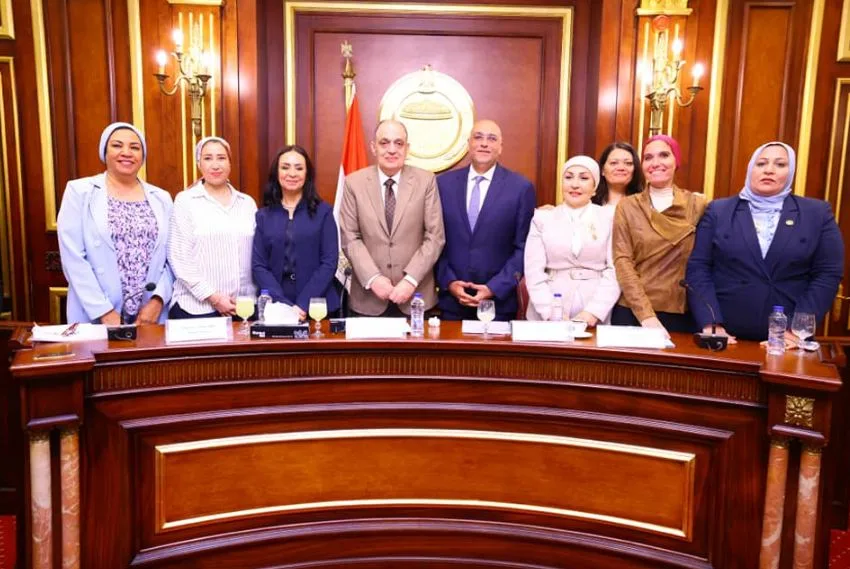 وزيرة التضامن تحضر اجتماع لجنة المشروعات الصغيرة والمتوسطة ومتناهية الصغر في مجلس النواب وزيرة التضامن تحضر اجتماع لجنة المشروعات الصغيرة والمتوسطة ومتناهية الصغر في مجلس النواب