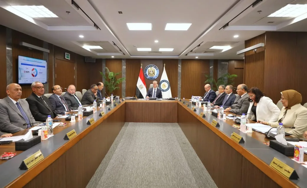15.5 مليار جنيه تعاقدات جديدة لـ«صان مصر» بزيادة 41%.. ووزير البترول يشيد بالتوسع الخارجي والالتزام بالسلامة