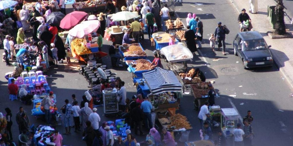 1.6 مليون بائع في الشوارع بالمغرب…استمرار أزمة التنظيم 1.6 مليون بائع في الشوارع بالمغرب…استمرار أزمة التنظيم