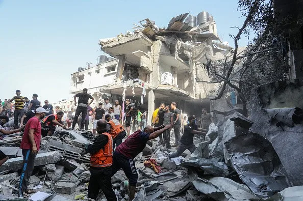 تصاعد مجازر الاحتلال في غزة.. 64 شهيداً جراء القصف الإسرائيلي الذي استهدف المدارس والمنازل تصاعد مجازر الاحتلال في غزة.. 64 شهيداً جراء القصف الإسرائيلي الذي استهدف المدارس والمنازل