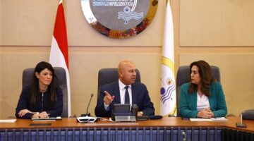 اجتماع وزاري لبحث مشروعات التنمية الصناعية بصعيد مصر.. وطرح أراضٍ للمستثمرين في يونيو