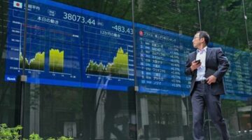 نيكاي يغلق مرتفعًا مع تراجع احتمالات رفع الفائدة في اليابان قريبًا