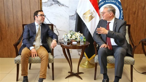 وزير البترول يلتقي ممثلي “شارد كابيتال” للوقوف علي تطورات العمل بمجمع البحر المتوسط للبتروكيماويات