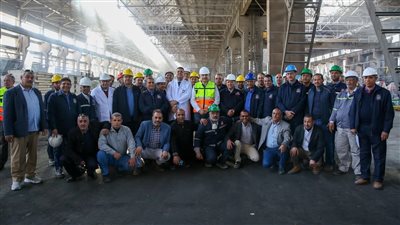 وزير قطاع الأعمال: العاملين يمثلون القلب النابض للعملية الإنتاجية وأساس التنمية الحقيقية