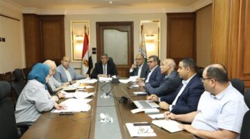 محافظ الجيزة يبحث آليات تطوير منظومة النظافة وتحقيق رضا المواطنين