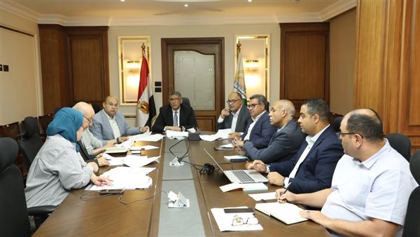 محافظ الجيزة يبحث آليات تطوير منظومة النظافة وتحقيق رضا المواطنين