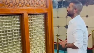 اللهم الحقنا بهما.. ابتهالات أحمد سعد داخل مسجد أبي حنيفه النعماني