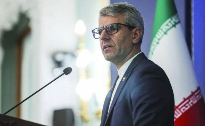 إيران تندد بالعقوبات الأمريكية وتتهمها بالتعدي على سيادة الدول