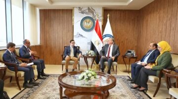 وزير البترول يتابع تنفيذ مجمع بتروكيماويات العلمين باستثمارات 7 مليارات دولار