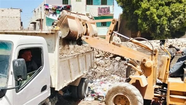 محافظ المنيا يشدد على تكثيف حملات النظافة وتمهيد الطرق والشوارع الرئيسية
