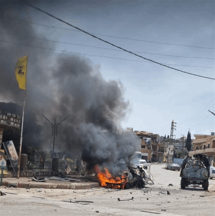الجيش الإسرائيلي ينشر فيديو لاستهداف سيارتين في ميس الجبل(شاهد الفيديو)