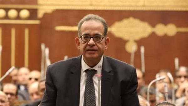 “برلمانية تواصل” في عيد العمال .. التنميه الحقيقية تحققت بسواعد الابطال من عمال مصر