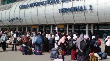 مصر.. قرار جديد بتحديد كميات الملابس المستعملة للعائدين من الخارج