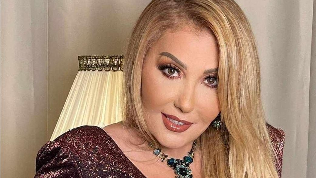 بفستان أبيض .. نادية الجندي تفاجئ جمهورها بظهور غير متوقع