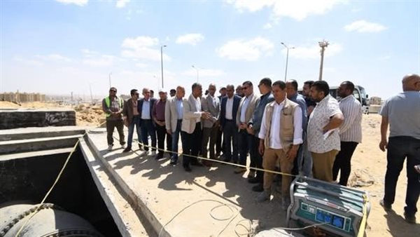 وزير الإسكان يتابع تنفيذ الخط الإضافي لتأمين مياه القاهرة الجديدة