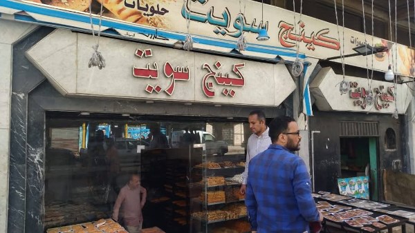 خلال حملة على المحال العامة.. تحرير 40 محضرًا لمزاولة النشاط دون ترخيص بالمنيا