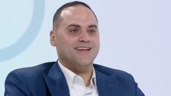 هل الذهب سيواصل الهبوط؟.. باحث اقتصادي يجيب