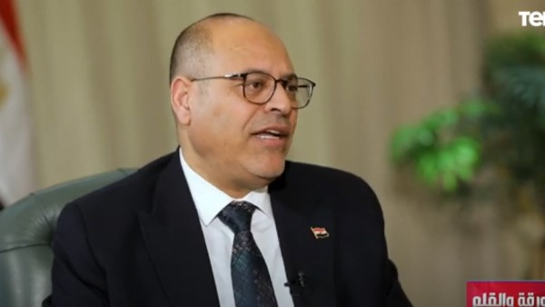 وزير العمل يهنئ عمال مصر بعيدهم.. ويؤكد: نتعامل مع كل قضاياهم بجدية واهتمام