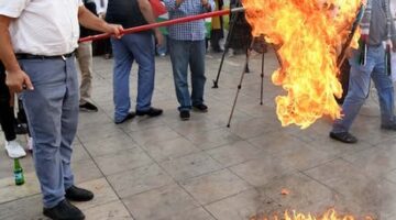 إيطاليا.. حرق العلم الإسرائيلي في احتجاجات عيد العمال