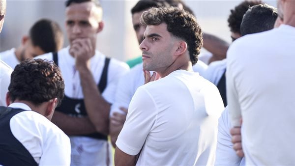جماهير الزمالك تهاجم زيزو خلال مباراة المصري في الدوري | فيديو
