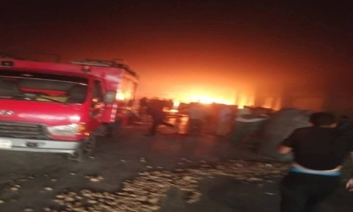 بالأسماء.. إصابة 11 شخصًا باختناق في حريق ثلاجة بطاطس بكوم حمادة