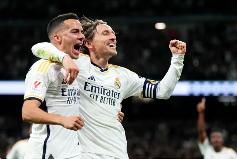 ريال مدريد يلجأ لأغرب عقد لضمان مشاركة مودريتش في مونديال الأندية