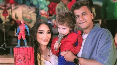 عصام صاصا يتجاهل الخلافات بينه وبين مسلم ويحتفل بـ عيد ميلاد نجله رحيم.. صور