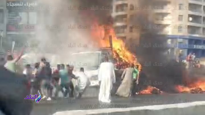 نشوب حريق بمقطورة جرار زراعي في مدخل المدينة الصناعية بسوهاج نشوب حريق بمقطورة جرار زراعي في مدخل المدينة الصناعية بسوهاج