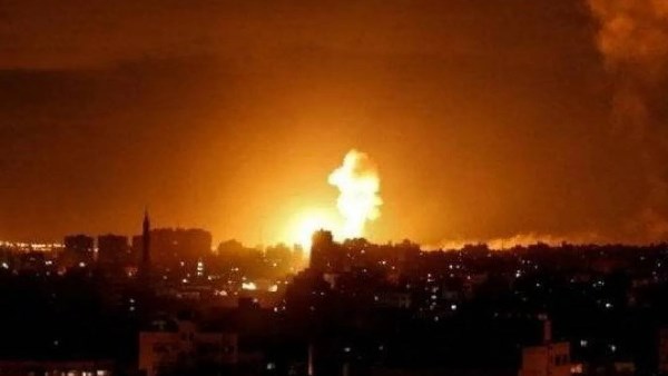 سوريا.. إسرائيل تقصف محيط القصر الرئاسي في دمشق