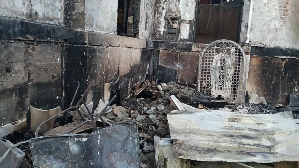 كنيسة ماري جرجس بقنا بعد إطفاء الحريق.. صور كنيسة ماري جرجس بقنا بعد إطفاء الحريق.. صور